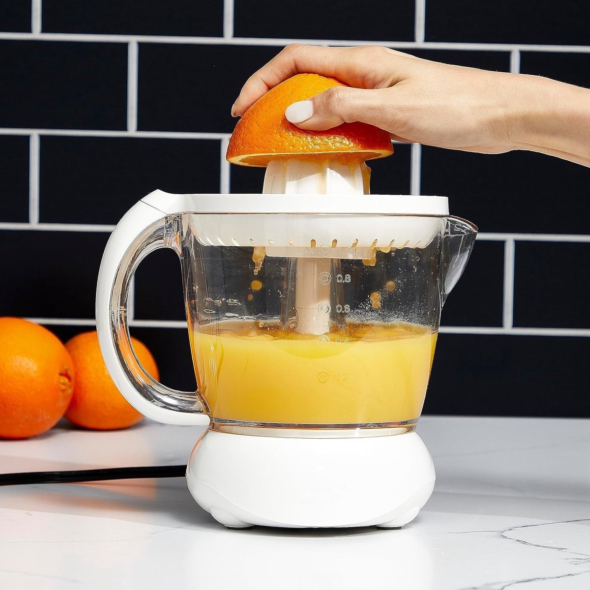 Electric Juicer - 0.7 Liter - White - Royalty Line - Image 12