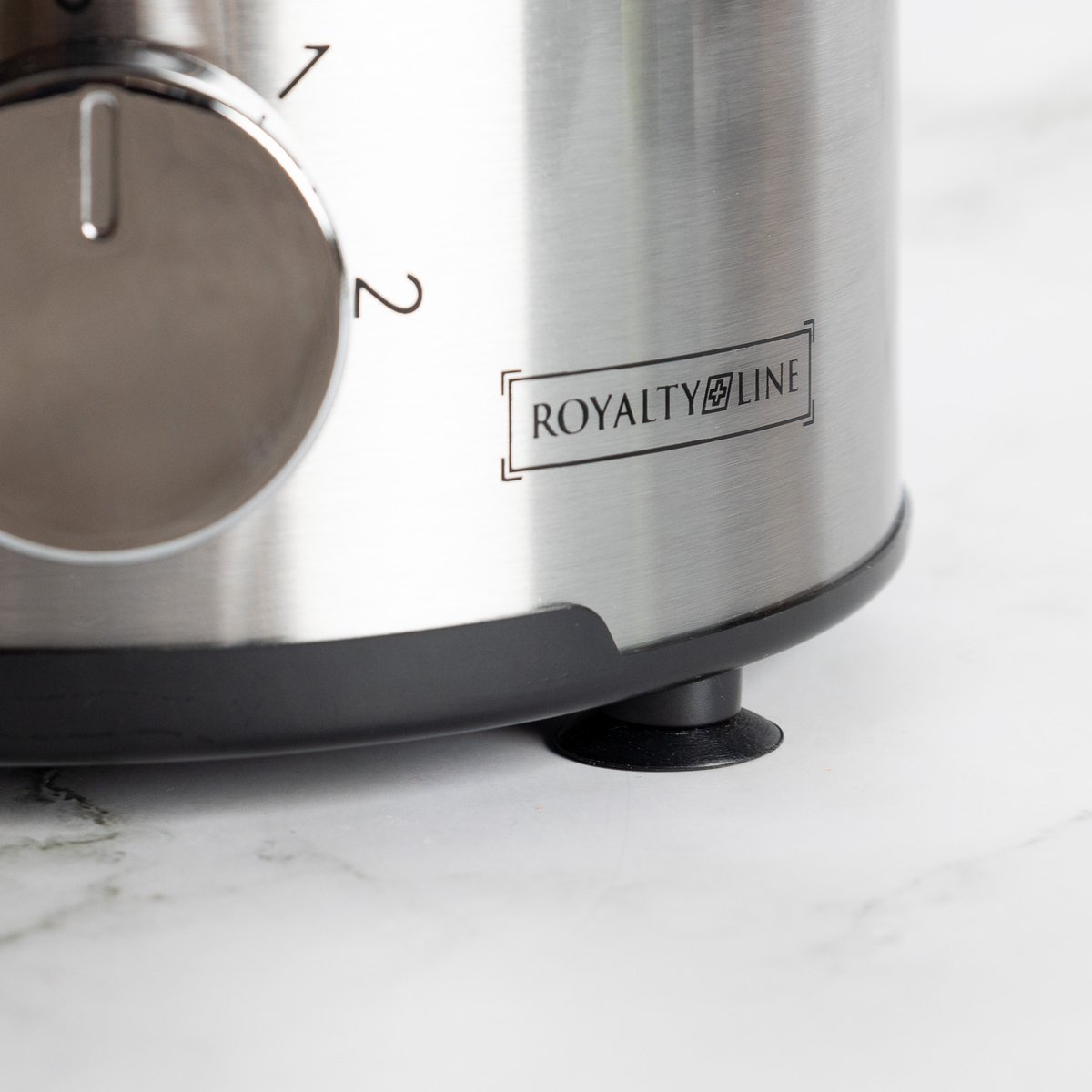 Juicer for Vegetables & Fruit - 0.6 L Cup & 1 Liter Pulp Reservoir - 3 Speeds - 600W - Stainless Steel - Black - Royalty Line - Image 14