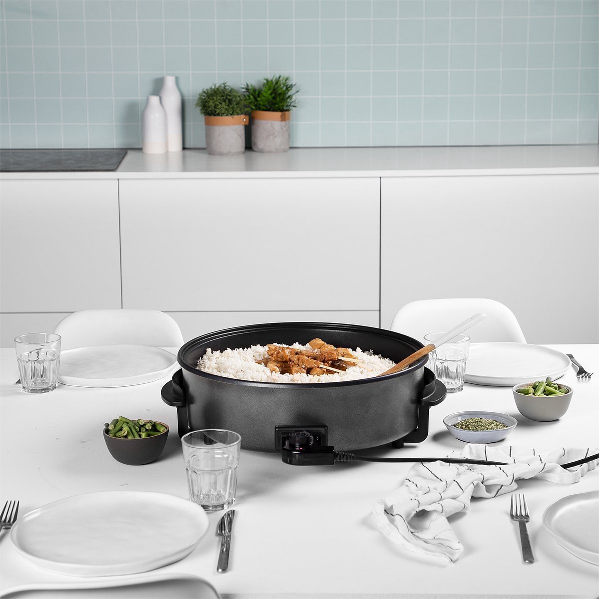 Electric Party Pan with Glass Lid and Non-Stick Coating - 5 Adjustable Heat Levels - 1500W - Ø42cm - Black - Image 15